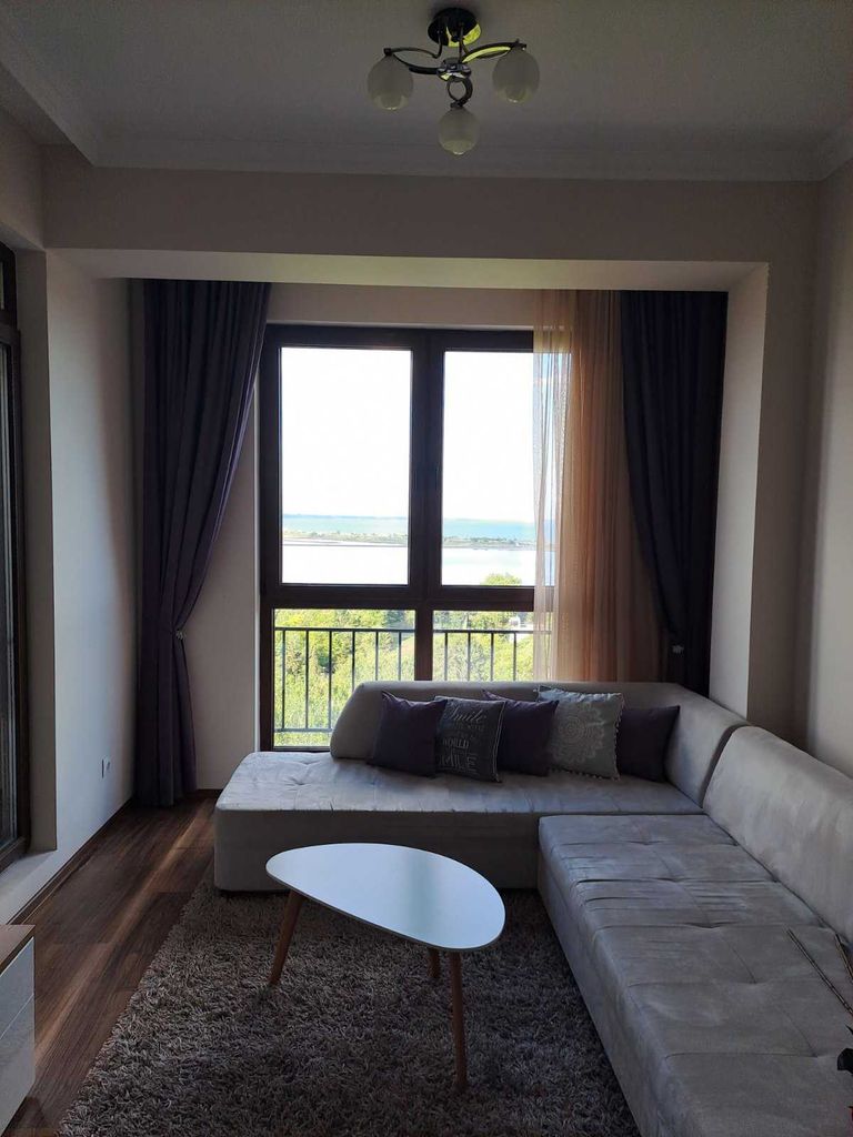 Дава се под наем Двустаен апартамент в Бургас, Зорница - 70 кв.м за 450 € - Снимка #8