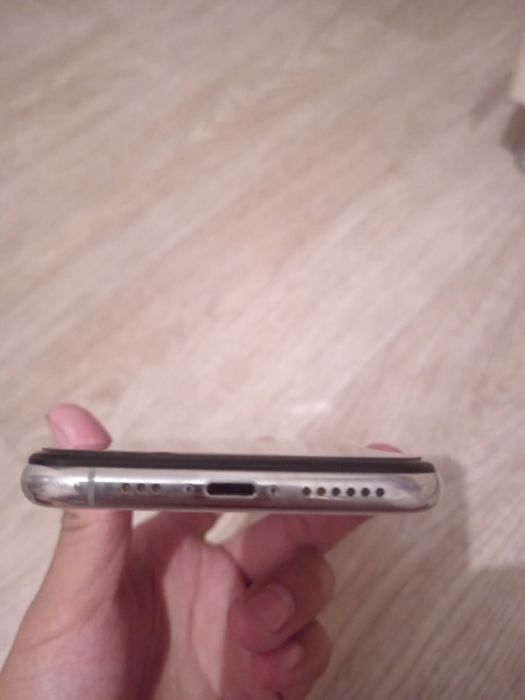 Iphone Xs (Iphone)