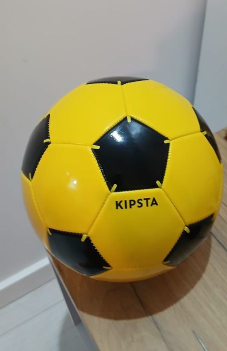 Minge Kipsta semnata Adi Mutu