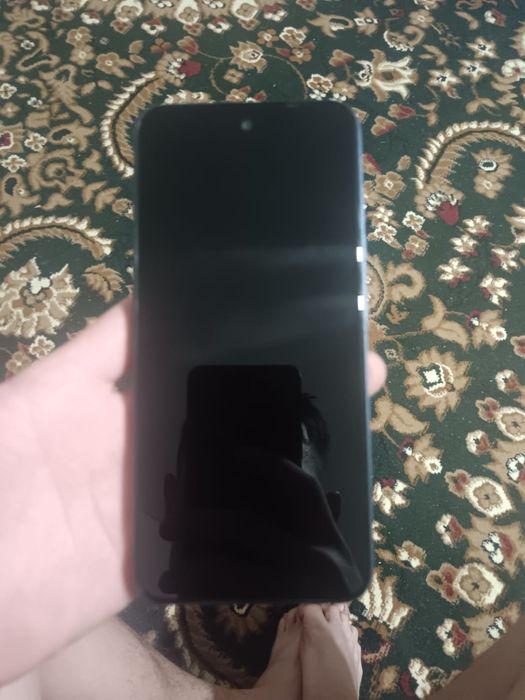 Продам Два телефона Редми и Текно.