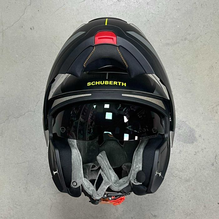 РАЗПРОДАЖБА Мото каска SCHUBERTH C4 PRO Merak Yellow/Grey - Код: 29846