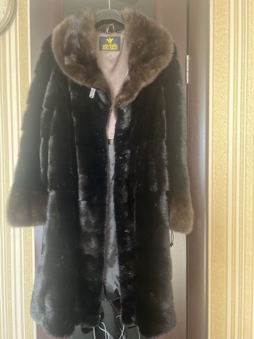 Норковая шуба коррчневого цвета
