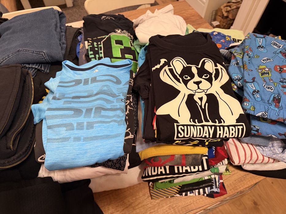 Продавам сет детски дрехи 10-11 години