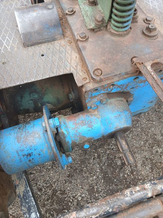 Tractor 35 cai intr-un piston