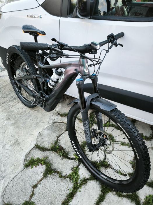 Bicicletă electrică (ebike hibrid)Giant Intrigue X e+ pro 2  29