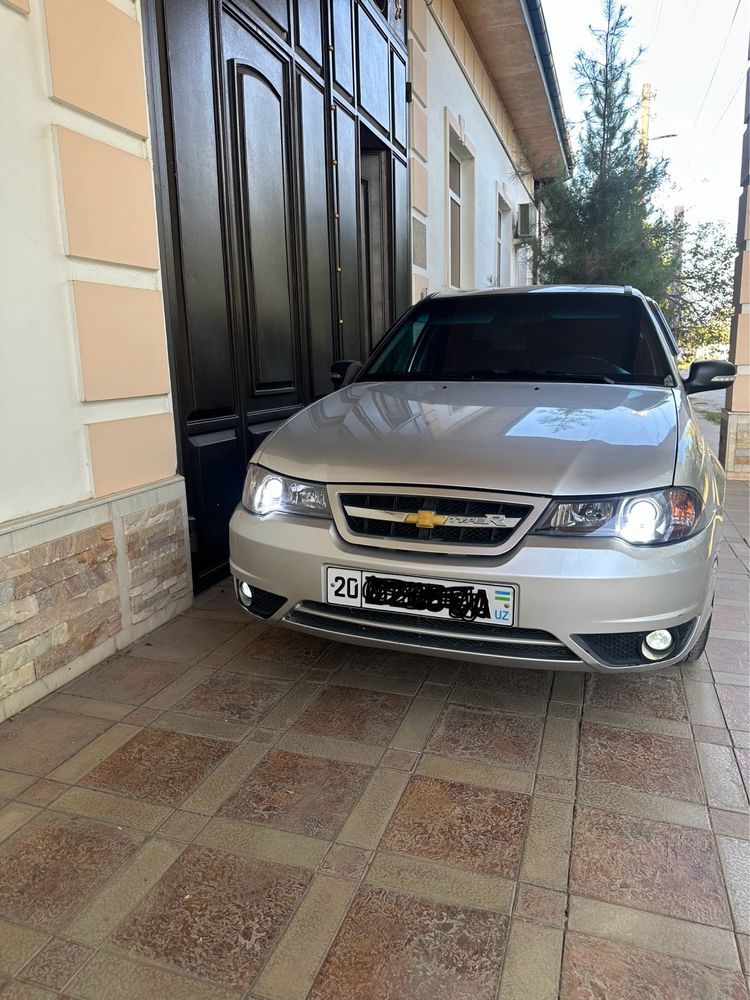 Variantga Nexia 2 1,6 lux kondior 2014 yil gaz bor