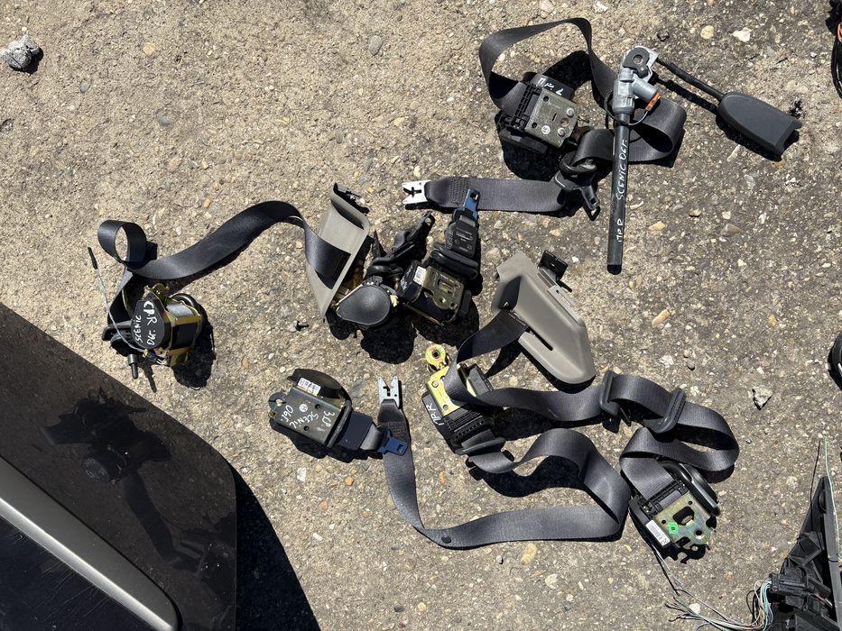 Renault Scenic 2005 година Предпазни Колани