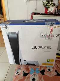 Vând PlayStation 5