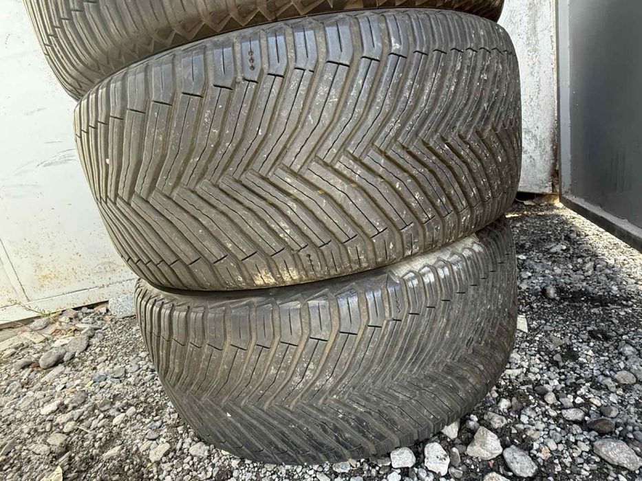 235/50/19 и 255/45/19 Michelin 2023
