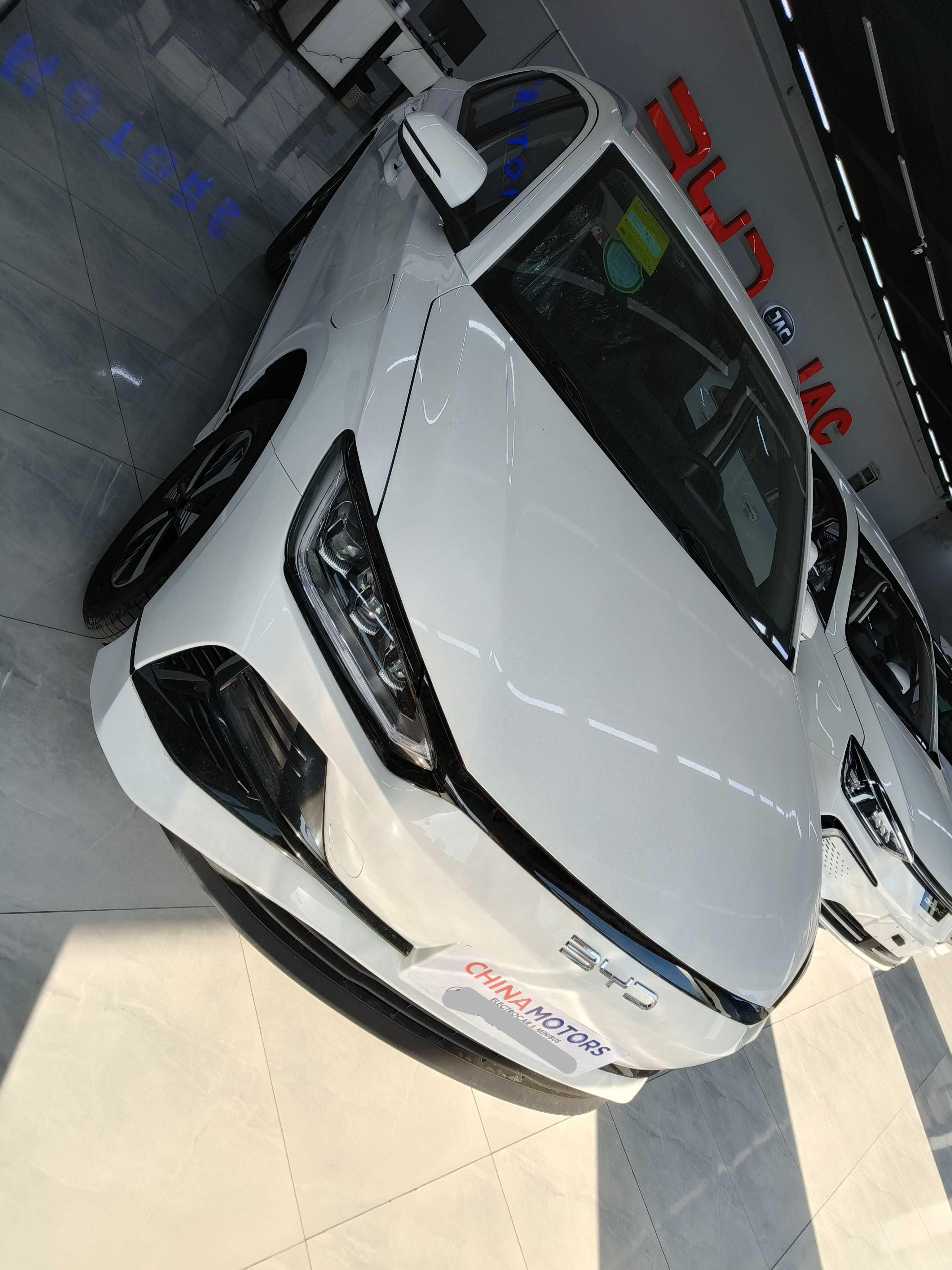 BYD E2 restling 401 km 2024