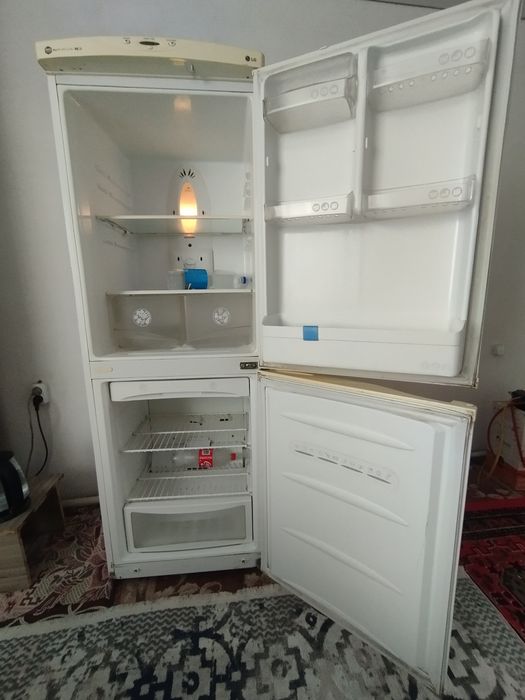 Продам холодильник