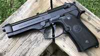 Pistol Airsoft Metal->Beretta M9 Taurus Cal.6mm Co2 4,5jouli
