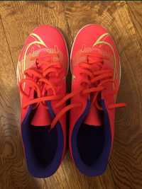 Ghete fotbal nike mercurial nr 38,5