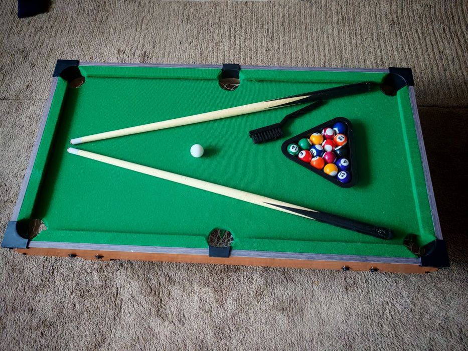 Vând masa de biliard mica