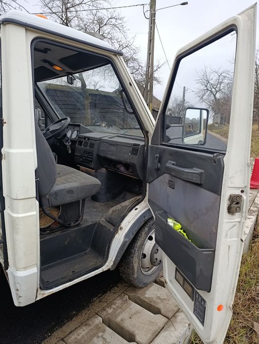 Vând Iveco daily basculabil macara 35 10