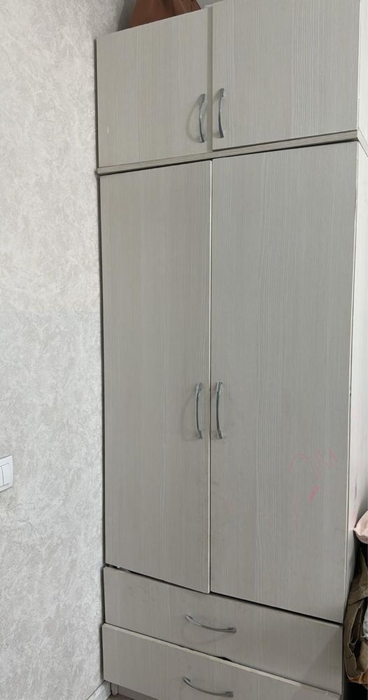 Сррчно продам шифонер в хорошом состаяние