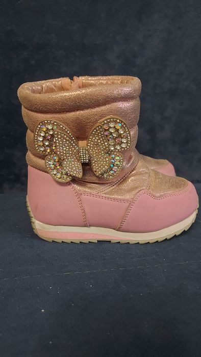 Продам сапожки  в новом состояние