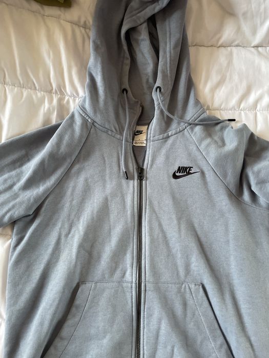 Оригинален суичър Nike чисто нов размер S ,100 лв по договаряне