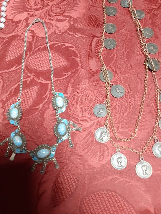 Стари  бижута и  броници с перли