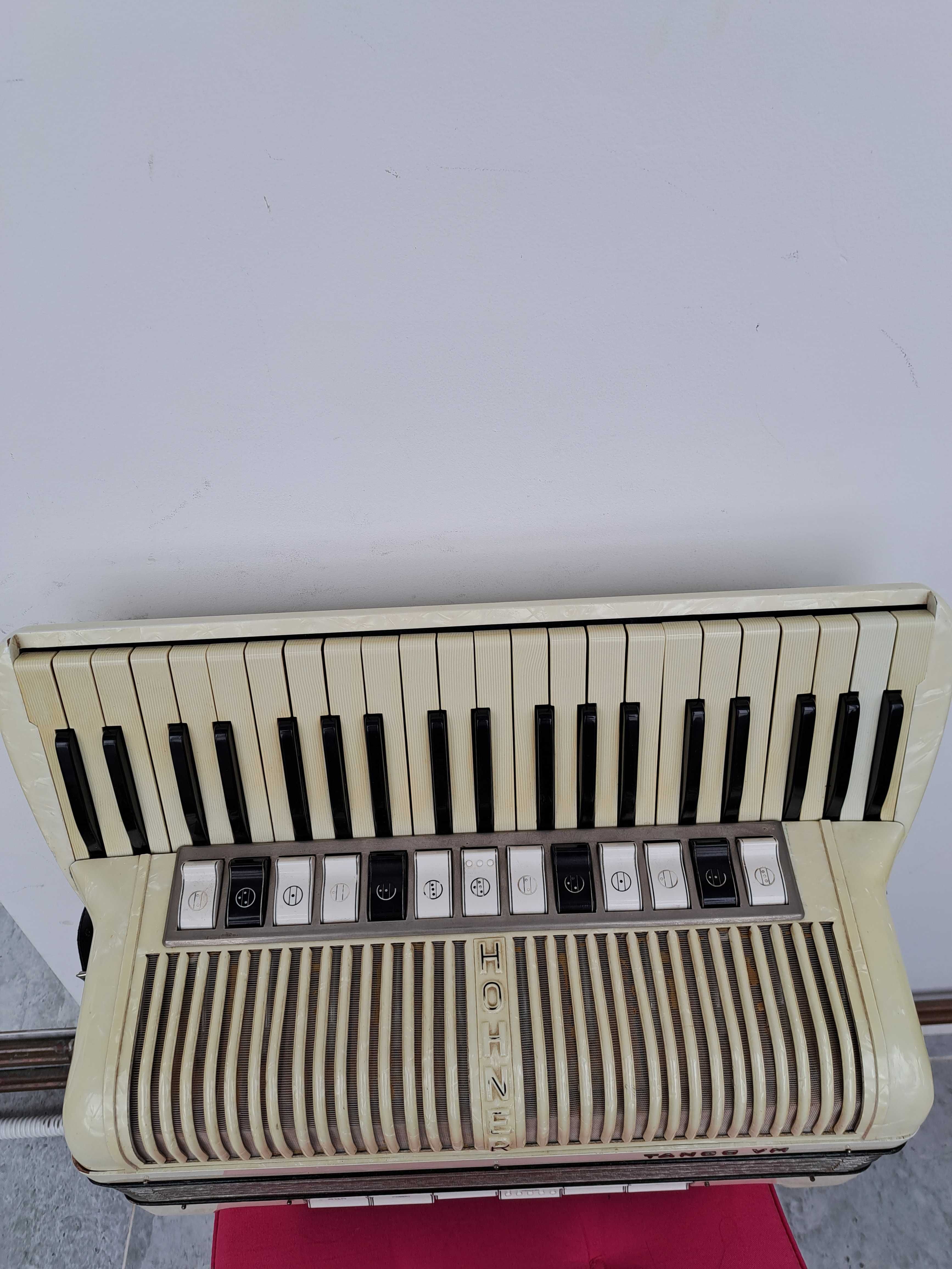 Acordeon Hohner VM 120