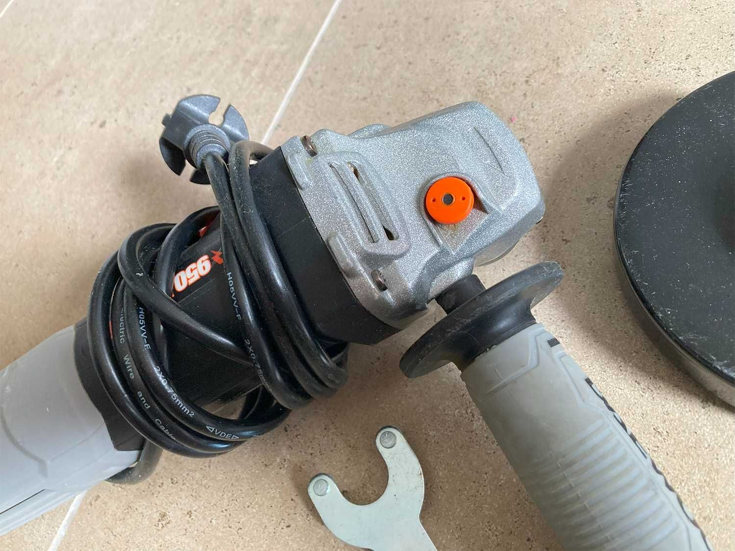 Ъглошлайф DAAG125-90L – Като Нов, Използван Само 5 Пъти!