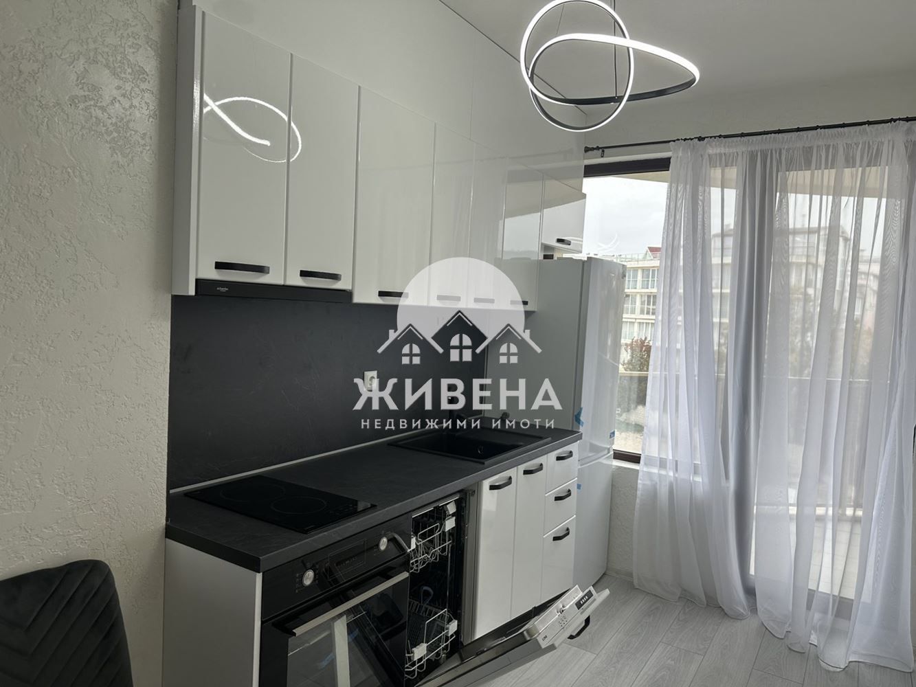 Отдавам под наем 3-стаен апартамент, м-т Кабакум