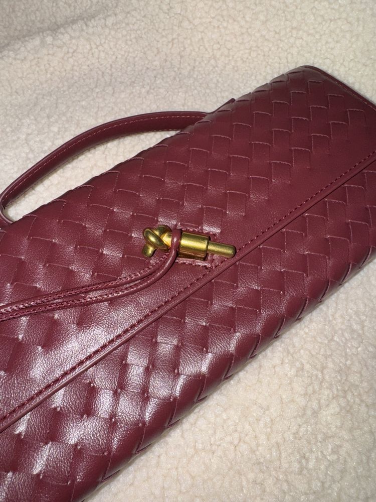 Дамска чанта / клъч бордо bottega veneta