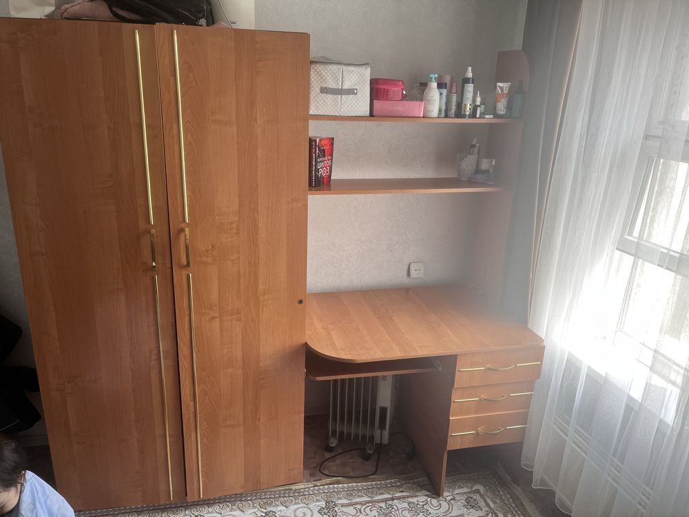 Продам шкаф с компьютерным столом