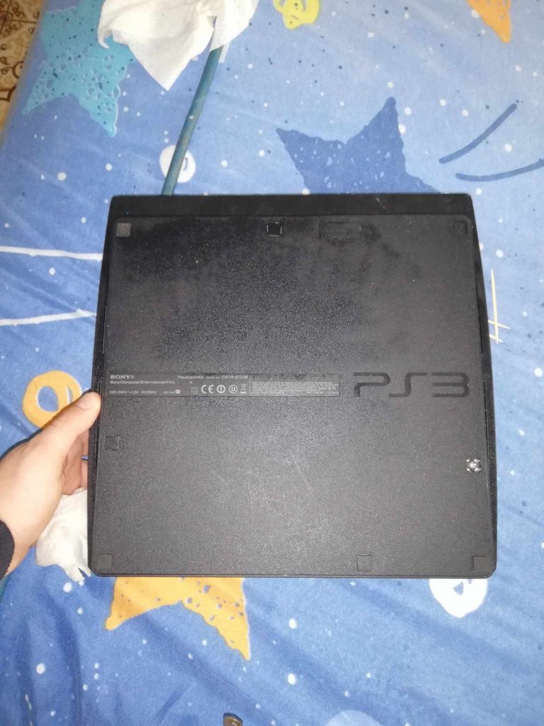 Vând PlayStation 3 și volan de ps3 cu pedale