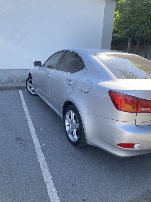 Лексус ис 220 2006г.