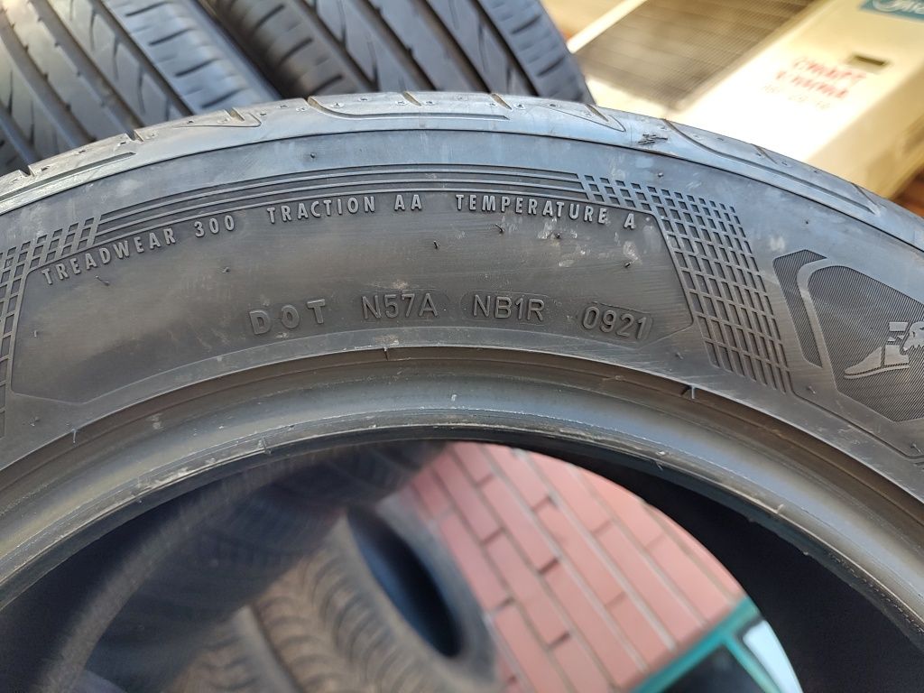 235/55/17 Goodyear летни