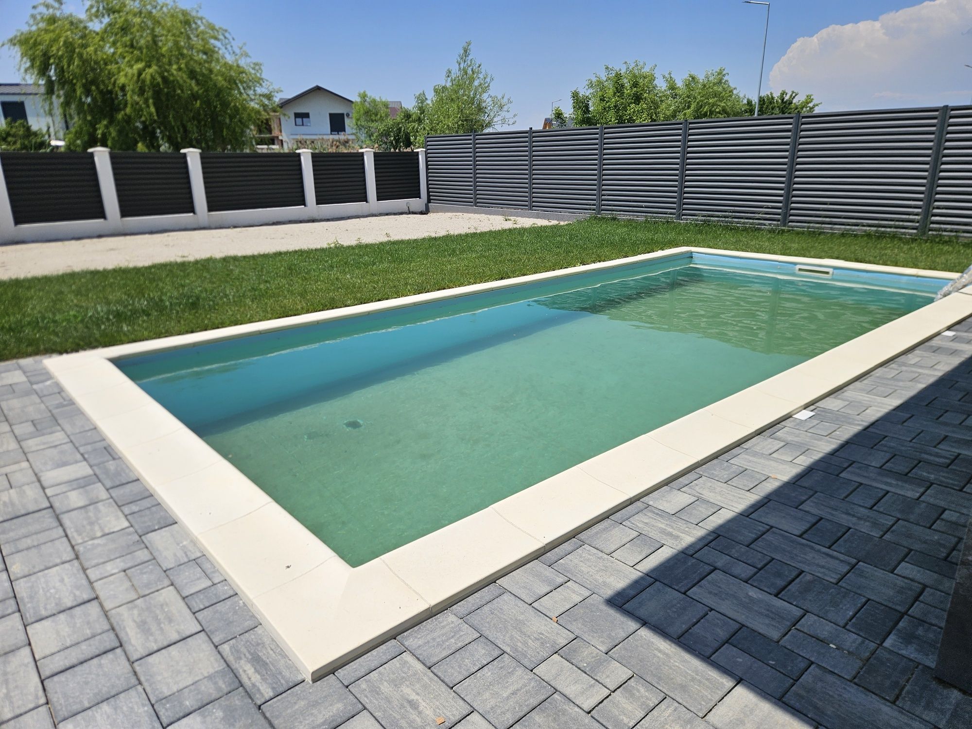 Vila de lux moderna cu piscina Tunari - lacul Pasarea