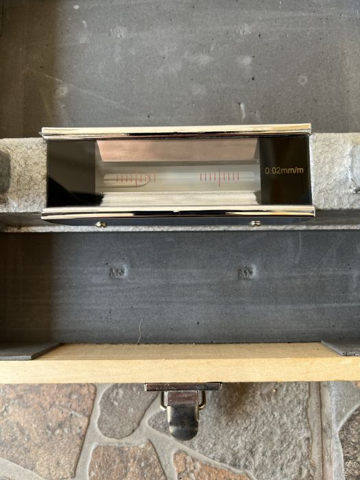 Nivela cu cadru de inalta 200x200/0.02mm