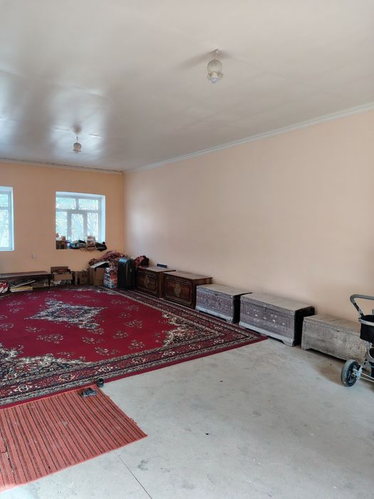 Hovli srochno sotiladi