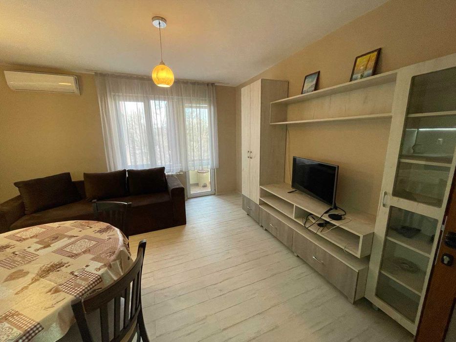 Продава се Двустаен апартамент в Варна, Левски - 65 кв.м за 6 €/кв.м - Снимка #3