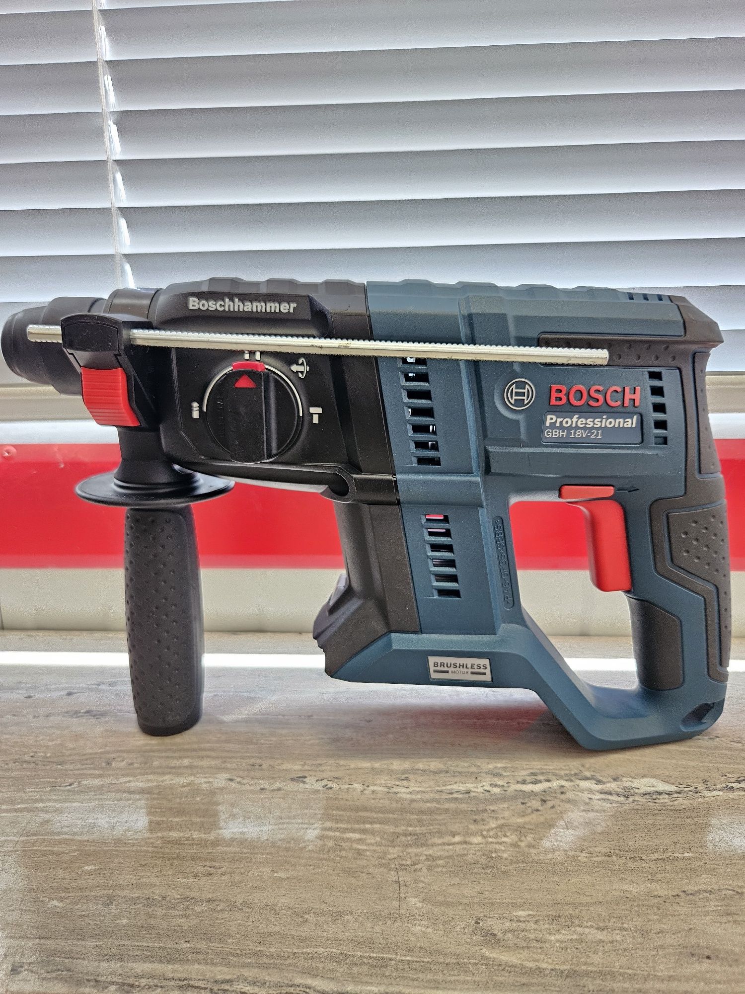 BOSCH Перфоратор GBH18V-21