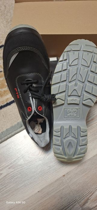Работни обувки нови.