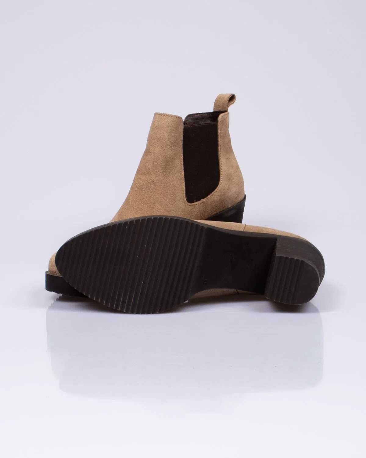 Botine/ghete piele intoarsa, crem, marimea 40