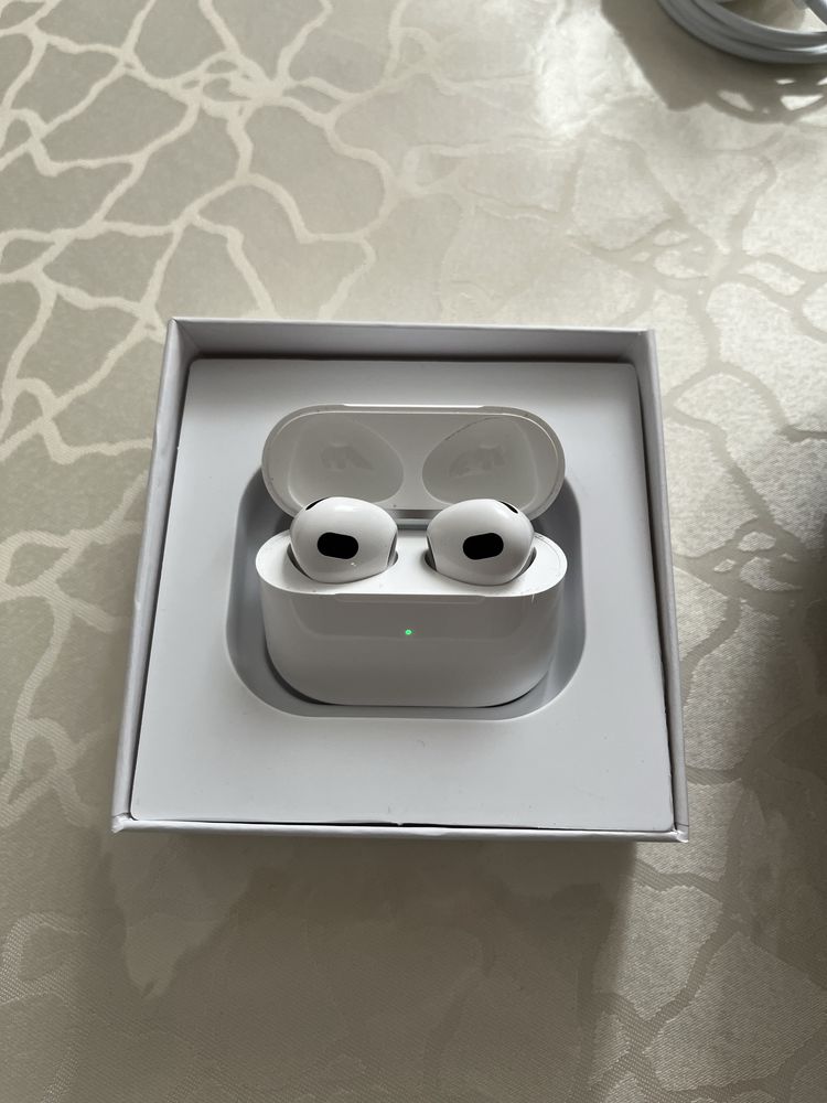 Продам airpods 3