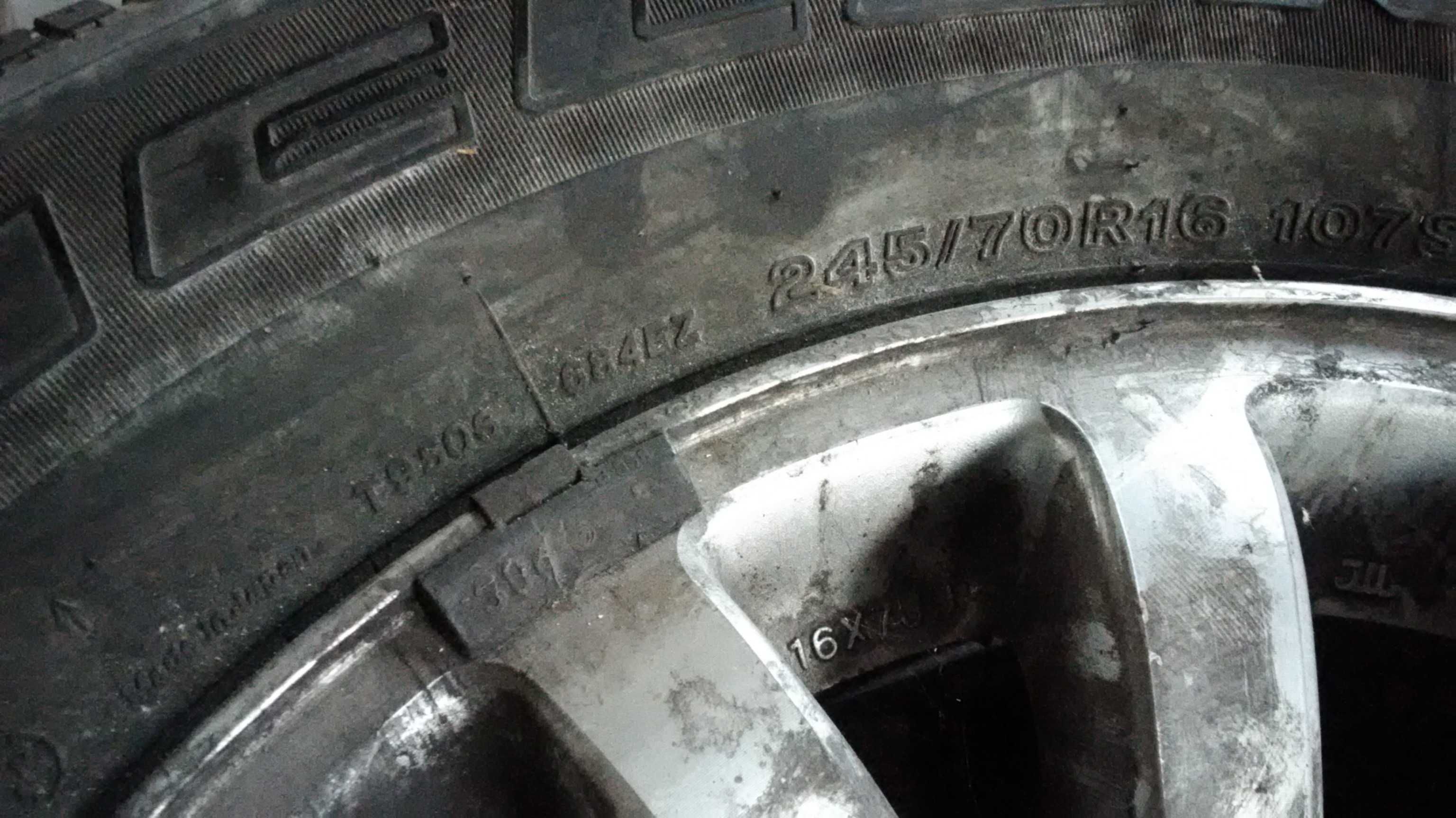 Джанти с гуми за джип ISUZU Bridgestone 245/70/16