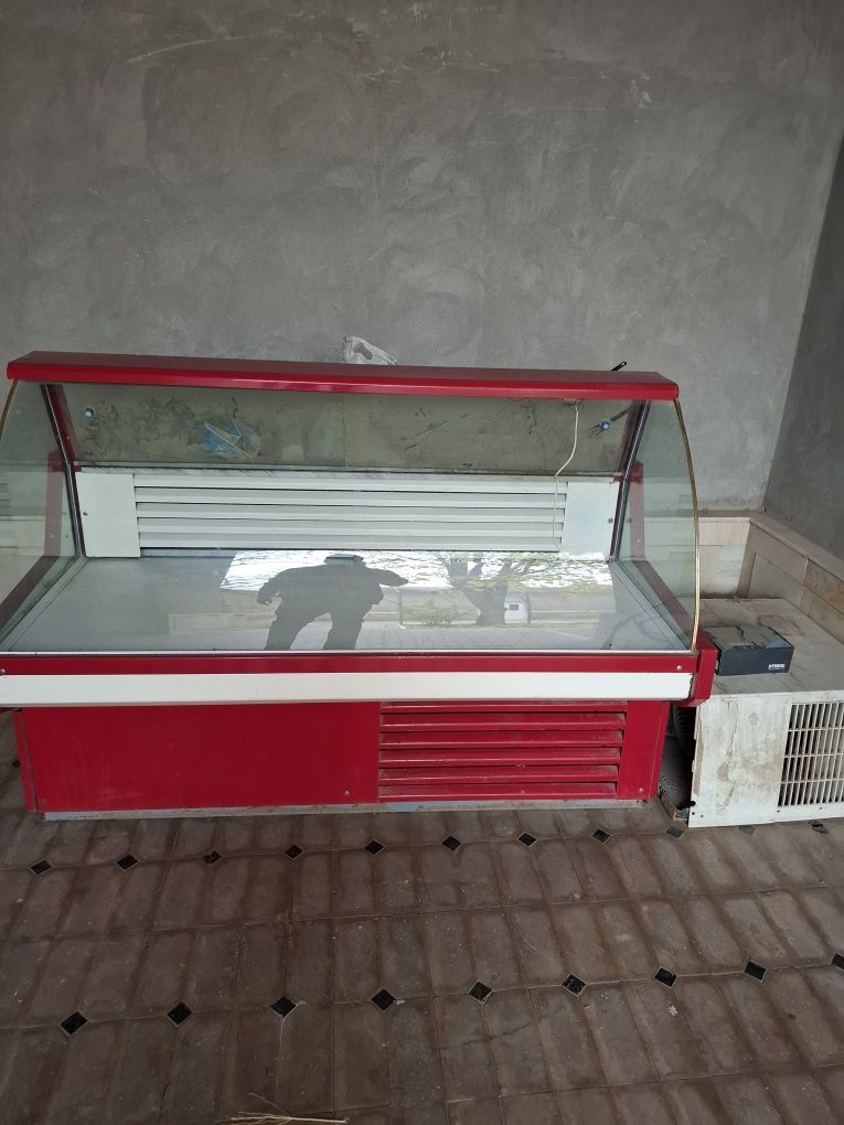 Холодильник витрина