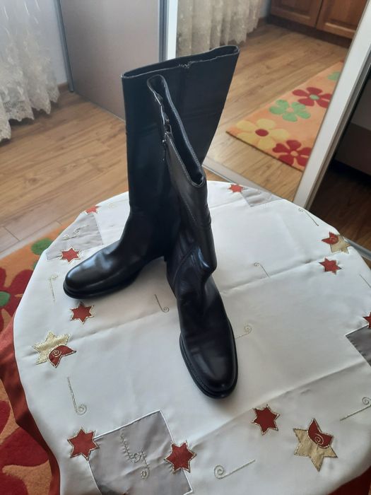 Cizme lungi de damă.
