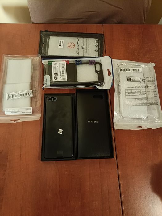 Vanzare SAMSUNG GALAXY Flip 5 ; 8 GB RAM; 512 GB stocare