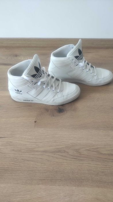 Бели кецове Adidas
