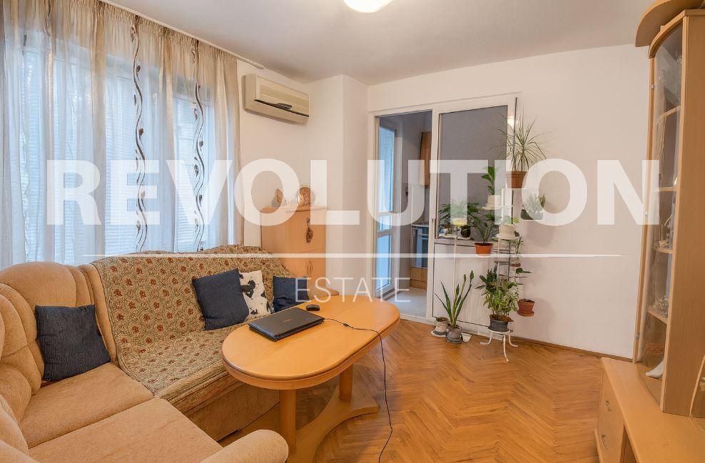 Дава се под наем Двустаен апартамент в Варна, Лятно кино Тракия - 60 кв.м за 300 € - Снимка #1