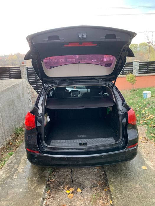 Opel Astra J Combi 2012