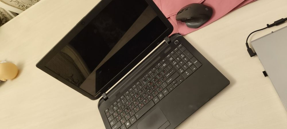 Toshiba  noutbuk