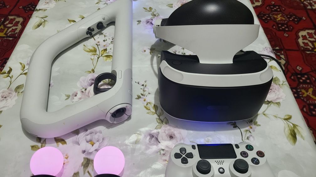 Sony PlayStation 4 PRO + VR полный комплект