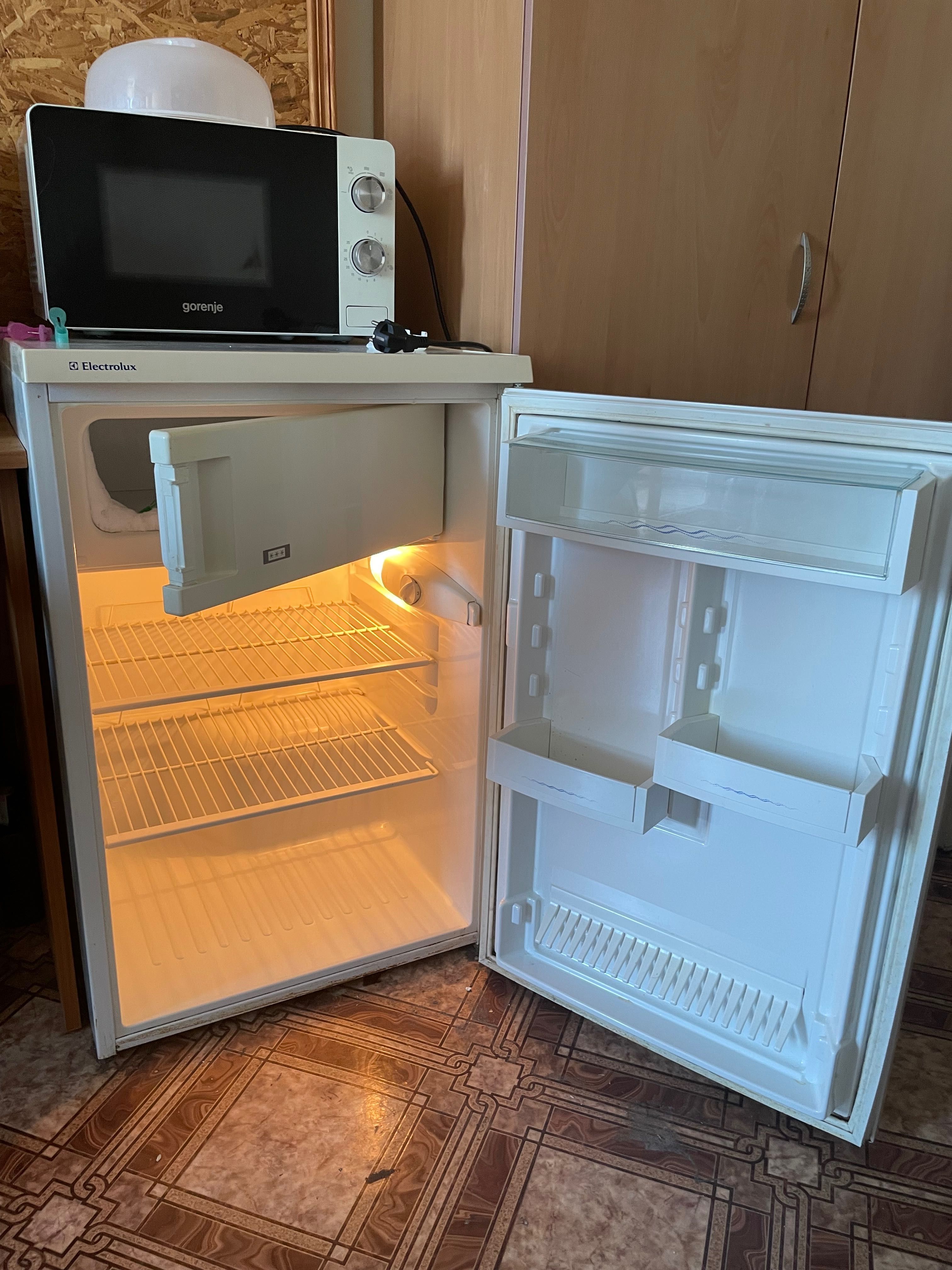 Продавам Хладилник Electrolux