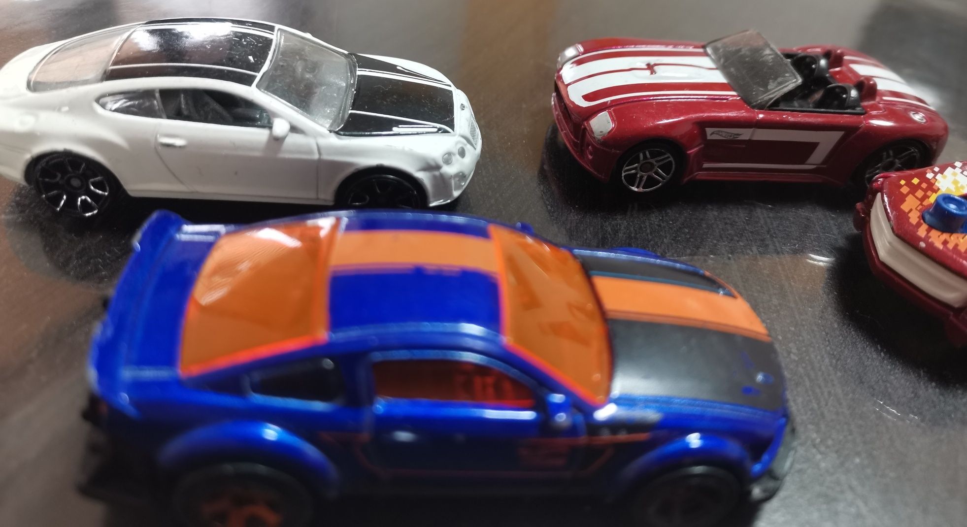 Колички Hotwheels намалям до края на месеца